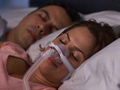 nasal-CPAP-mask-sömn-apnea-patient ResMed